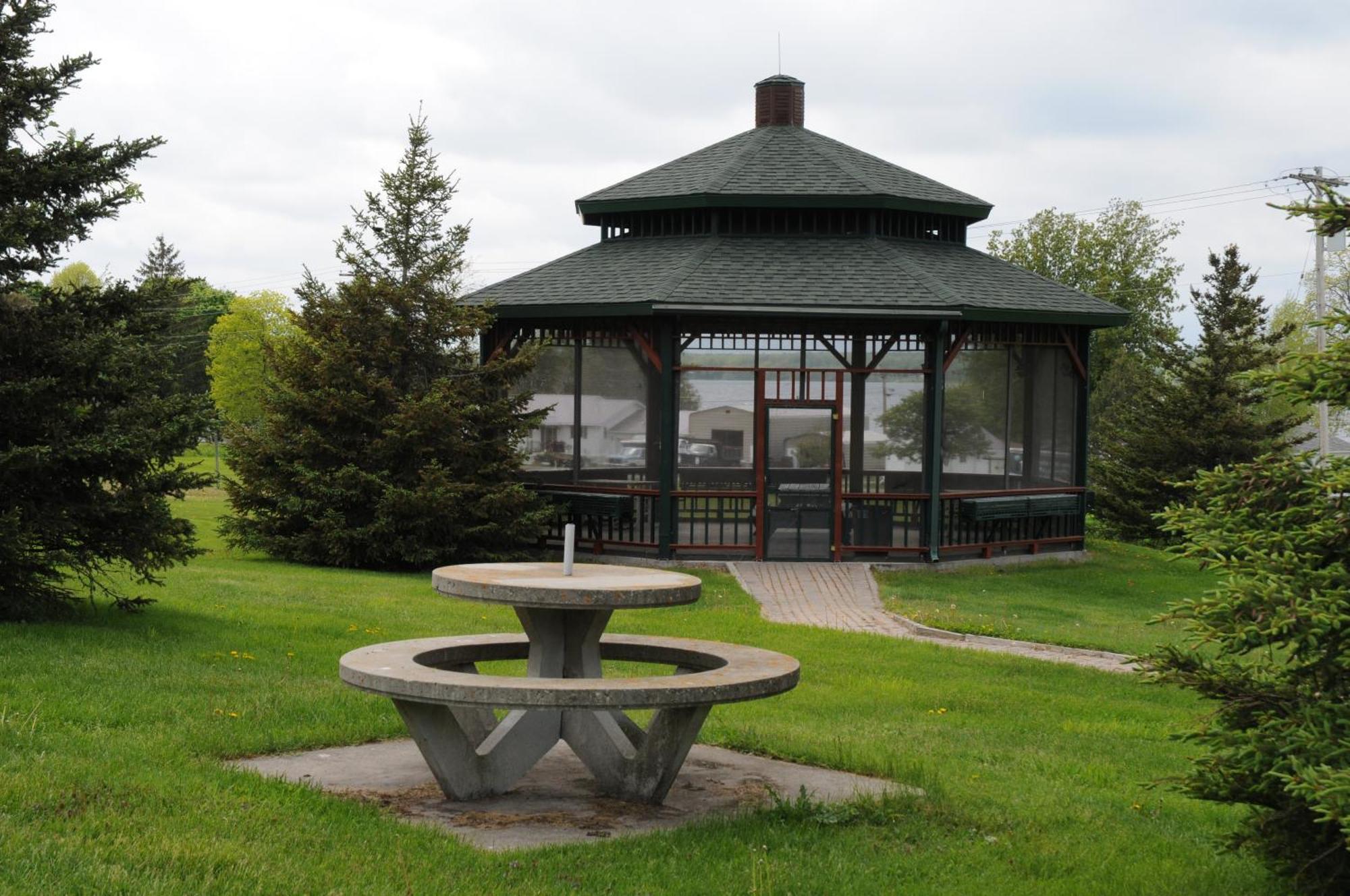 Stone Fence Resort Ogdensburg Exterior photo