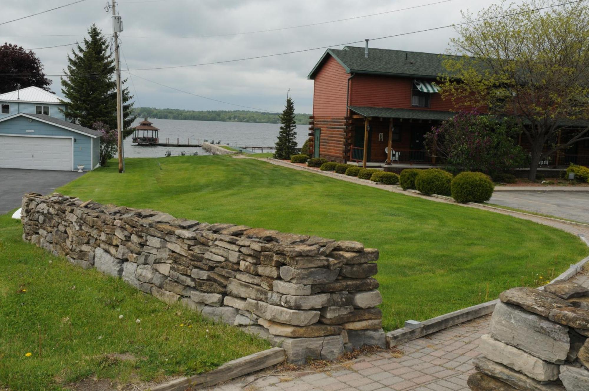 Stone Fence Resort Ogdensburg Exterior photo