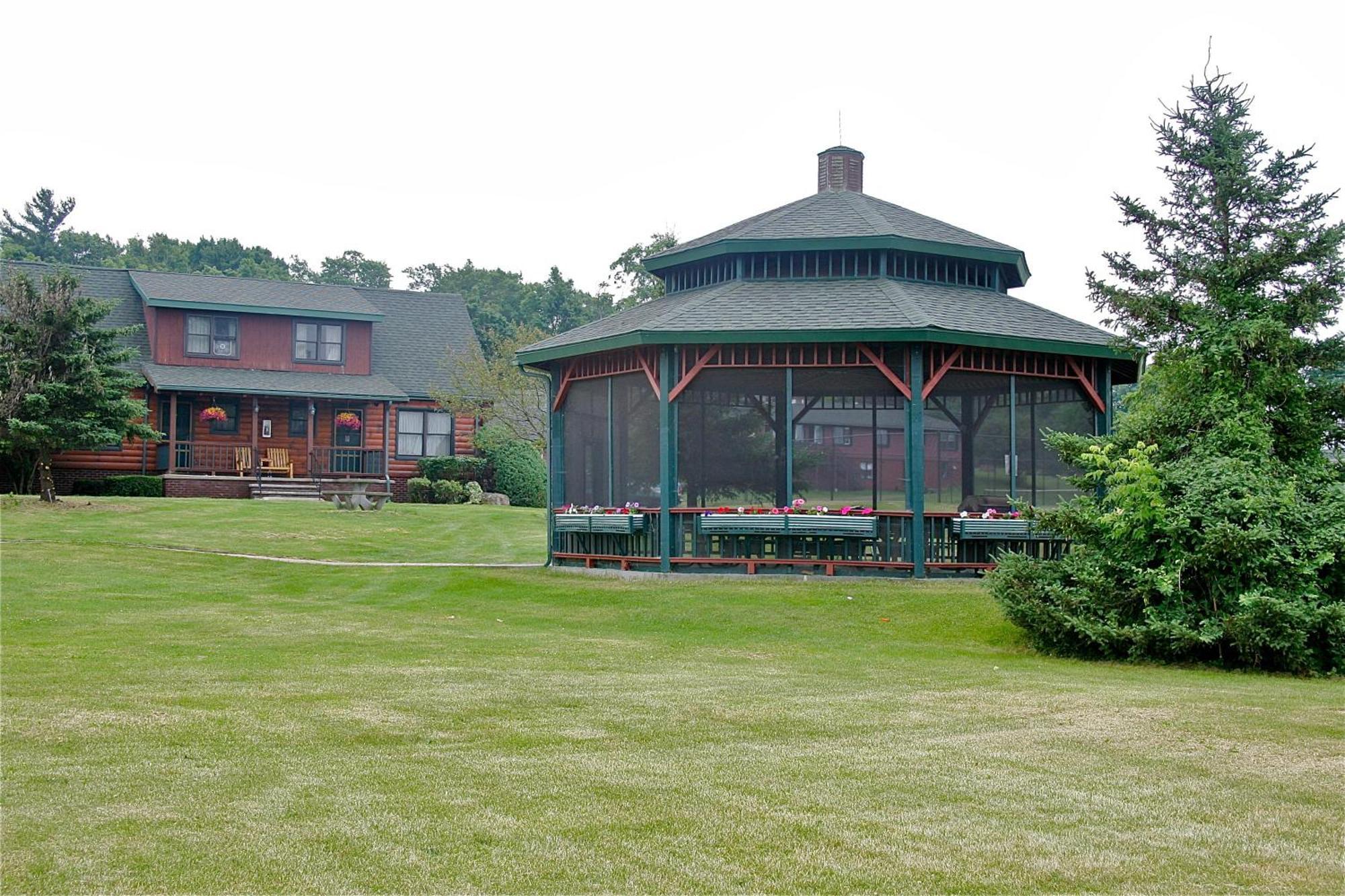 Stone Fence Resort Ogdensburg Exterior photo