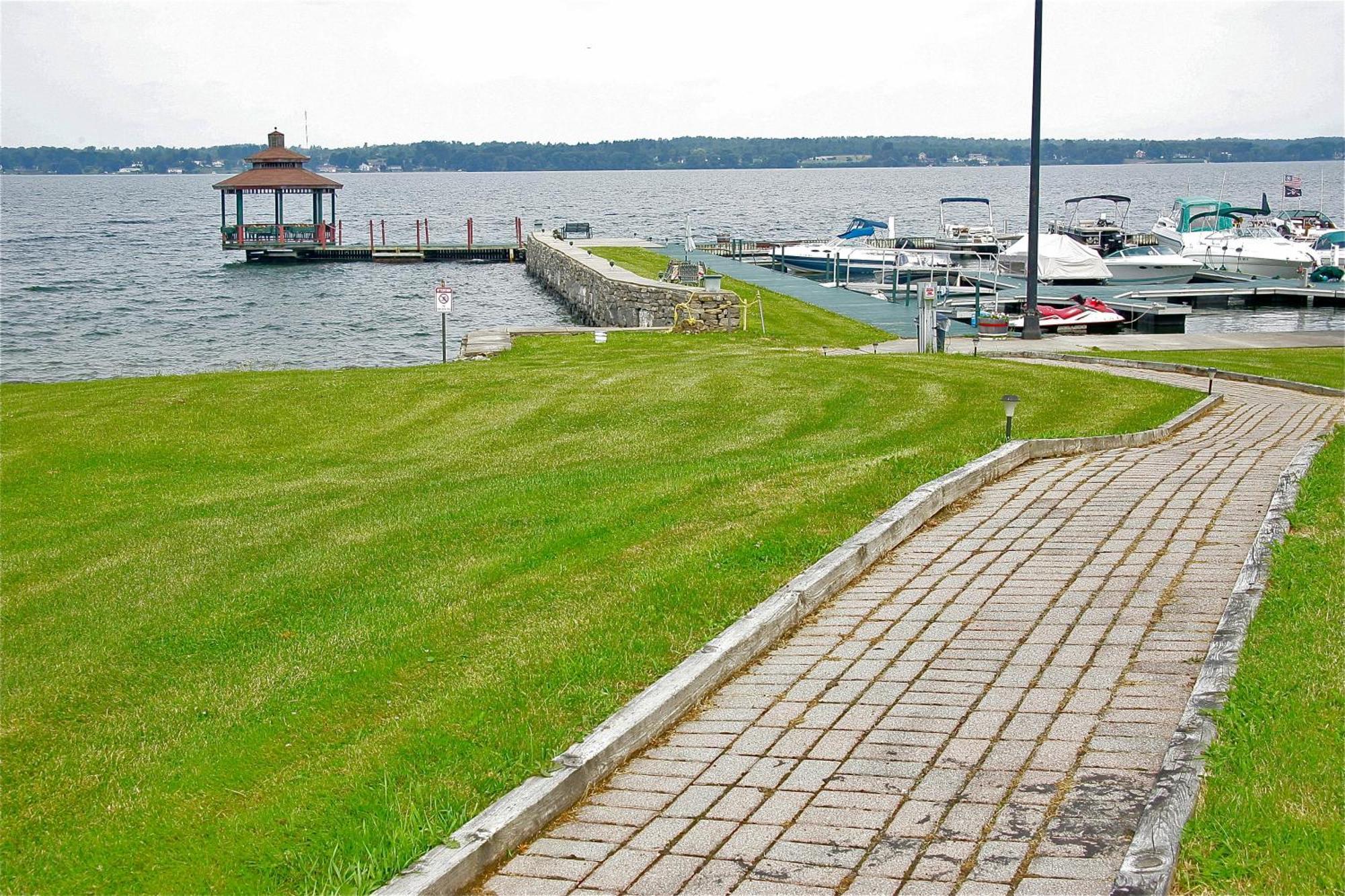 Stone Fence Resort Ogdensburg Exterior photo