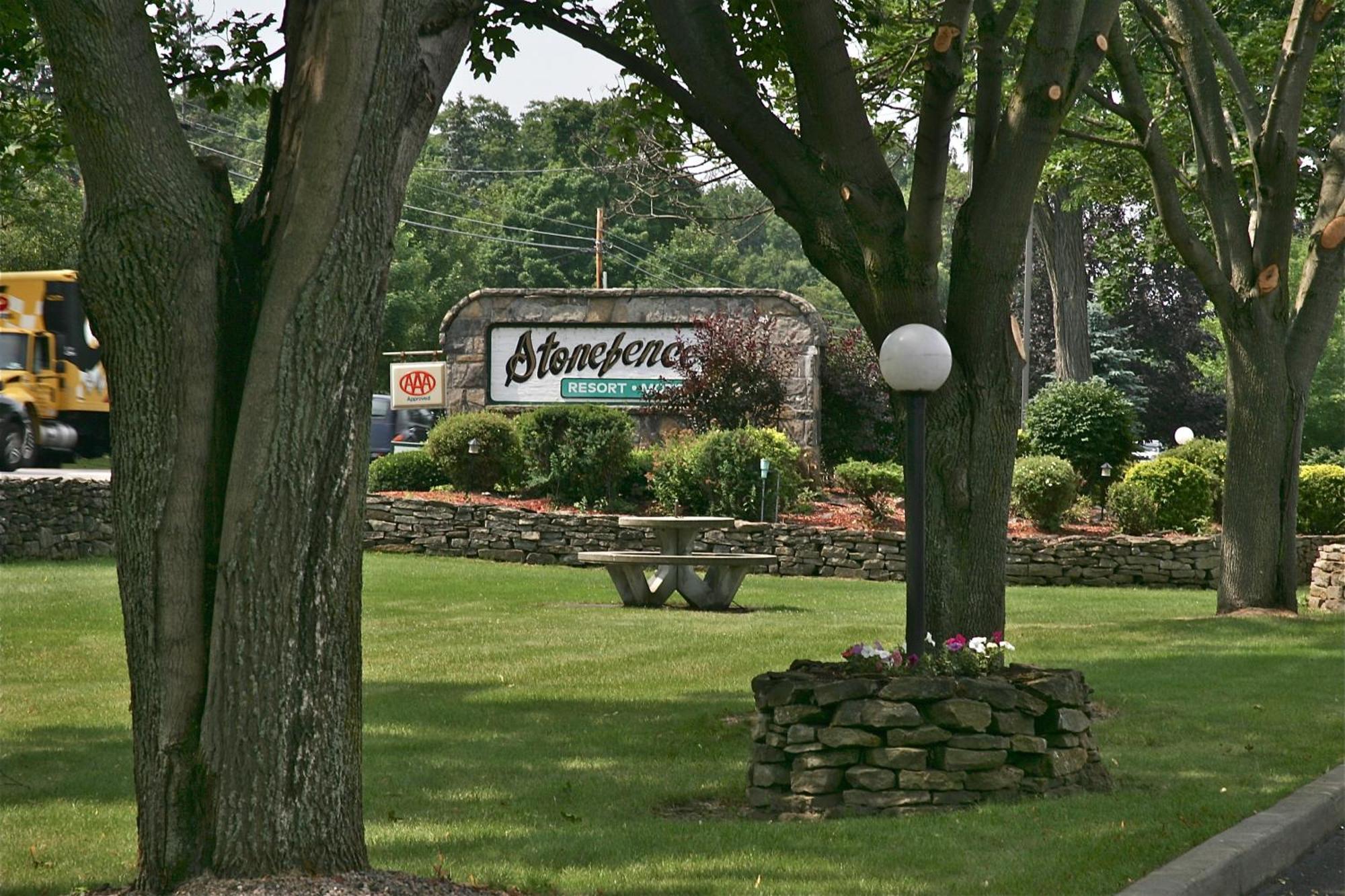 Stone Fence Resort Ogdensburg Exterior photo