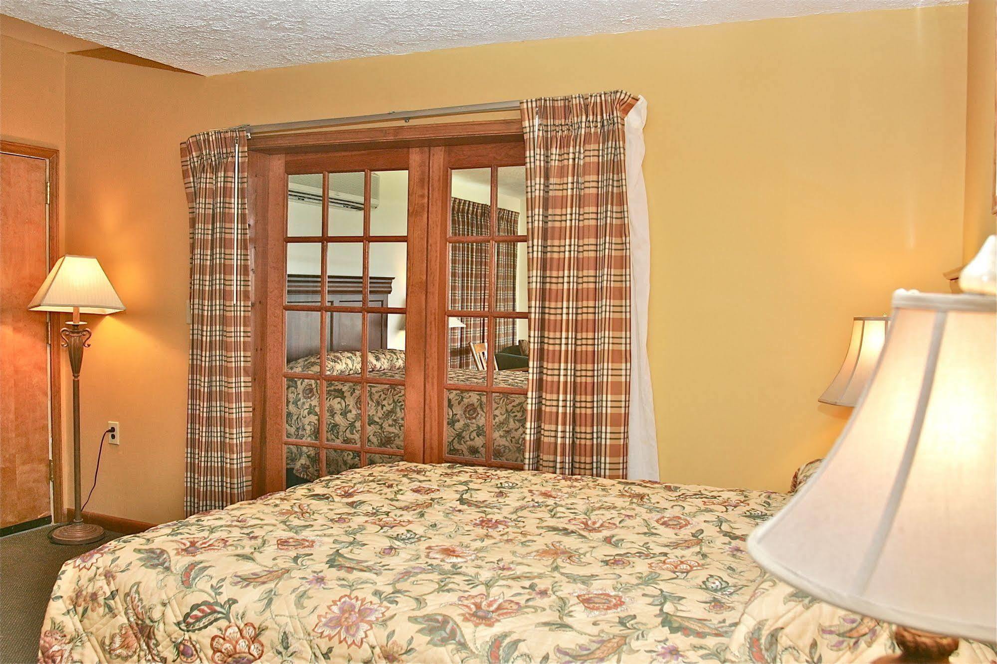 Stone Fence Resort Ogdensburg Exterior photo
